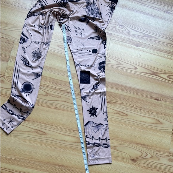 Sacai x Jean Paul Gaultier Black and Pink Graphic Leggings 3 new with tag - Picture 7 of 7
